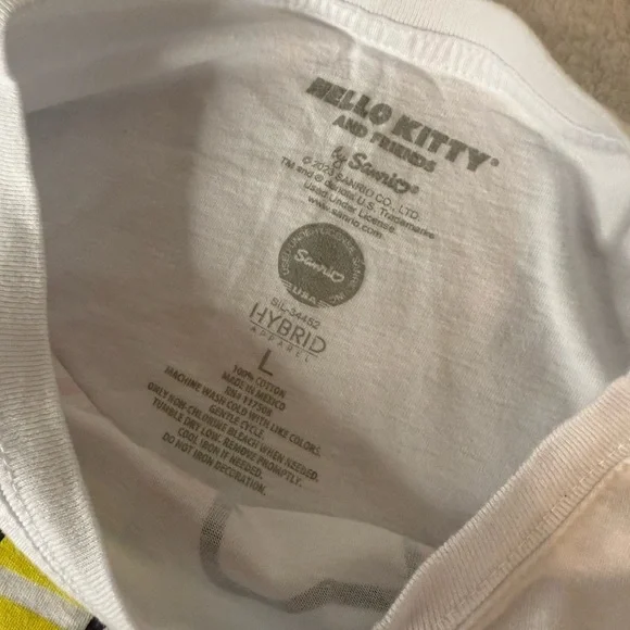 Hello Kitty & Friends White Cropped Tee - Picture 2 of 6